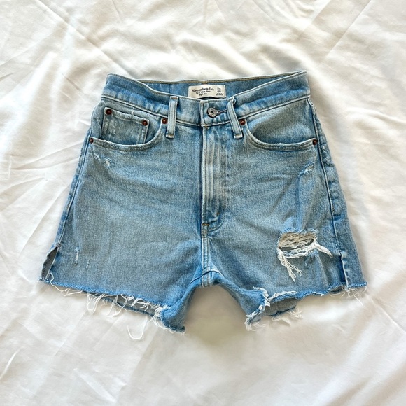 Abercrombie & Fitch High Rise Mom Shorts - Picture 5 of 9